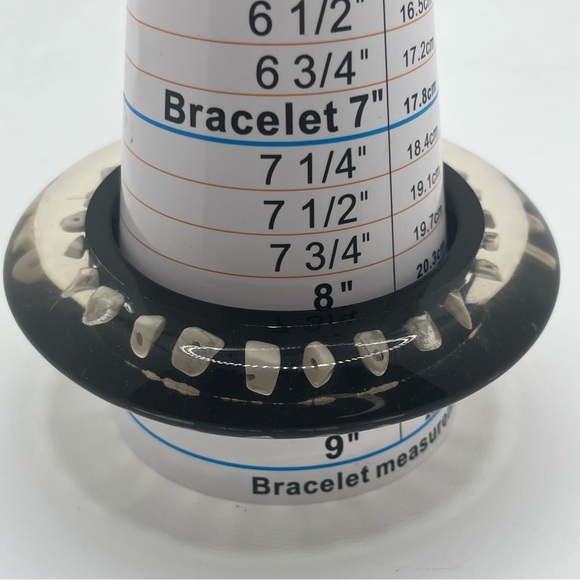 Vintage Lucite Bangle Bracelet Embedded Chips Statement. Very rare find - Picture 8 of 8